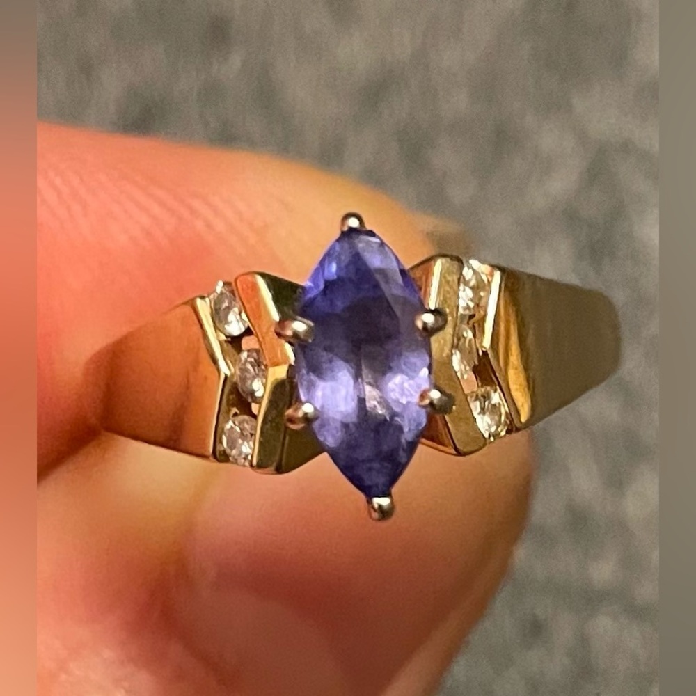 14K Tanzanite ring with channel set diamonds, Size 6 1/4